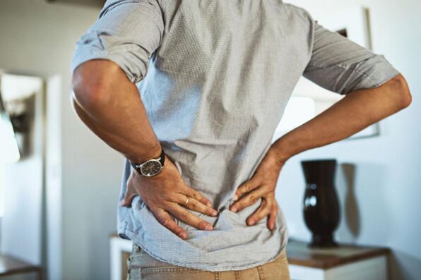 Low's pain with curvature of the spine